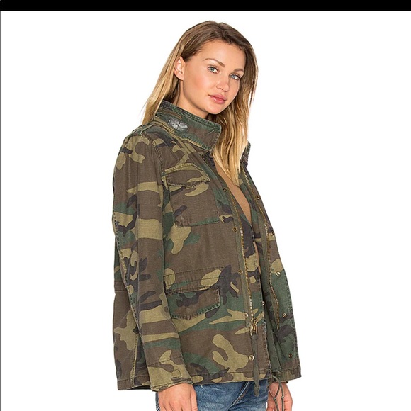 M-65 Defender W Parka in Woodland Camo
ALPHA INDUSTRIES - Picture 3 of 3